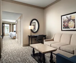 Photo 5 - West Inn & Suites