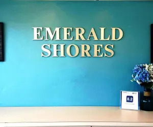 Photo 3 - Emerald Shores Resort