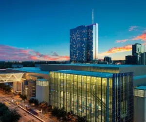 Photo 2 - Courtyard by Marriott Austin Downtown/Convention Center