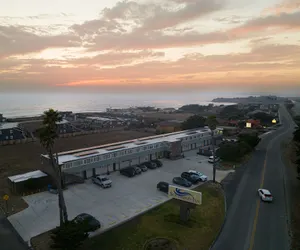 Photo 2 - Sea Breeze Inn