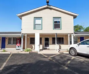Photo 2 - Americas Best Value Inn Jonesville Hillsdale