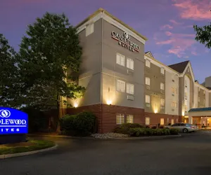 Photo 2 - Candlewood Suites Virginia Beach Town Center, an IHG Hotel