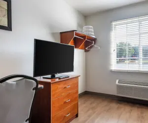 Photo 4 - Woodspring Suites Huntsville Madison