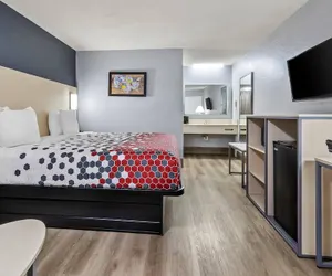 Photo 4 - Econo Lodge Inn & Suites Cayce I-26 Airport