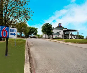 Photo 2 - Motel 6 San Antonio, TX - Sea World North