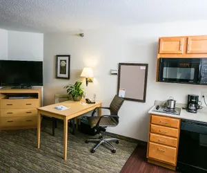 Photo 4 - Candlewood Suites Fargo-N. Dakota State University, an IHG Hotel