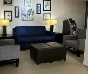 Photo 4 - Comfort Inn Dallas Park Central