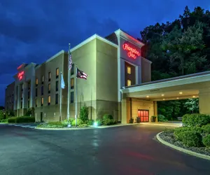 Photo 2 - Hampton Inn Cambridge