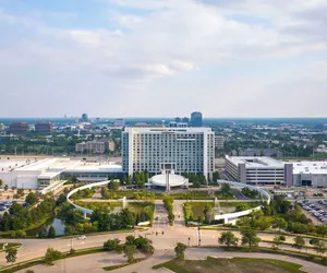 Photo 2 - Renaissance Schaumburg Convention Center Hotel