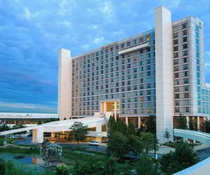 Photo 2 - Renaissance Schaumburg Convention Center Hotel