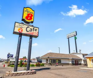 Photo 2 - Super 8 by Wyndham Ontario