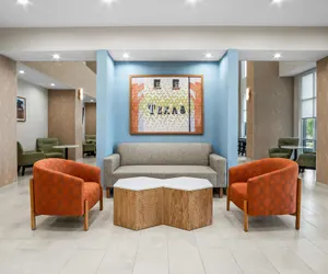 Photo 4 - Hampton Inn & Suites Waxahachie