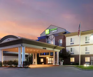 Photo 2 - Holiday Inn Express Warrenton, an IHG Hotel