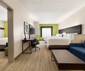 Photo 4 - Holiday Inn Express & Suites Shawnee, an IHG Hotel