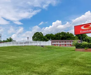 Photo 2 - Econo Lodge Woodstock - Shenandoah Valley I-81