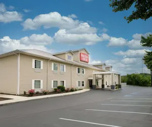 Photo 2 - Home Town Inn Ringgold