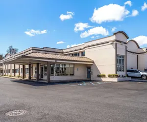 Photo 2 - Days Inn by Wyndham Albany SUNY