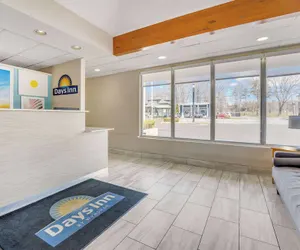 Photo 3 - Days Inn by Wyndham Albany SUNY