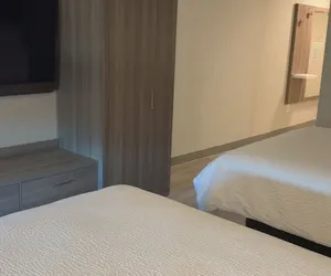 Photo 4 - Holiday Inn Express Hotel & Suites Drums by IHG