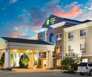 Photo 2 - Holiday Inn Express & Suites Bellevue, an IHG Hotel