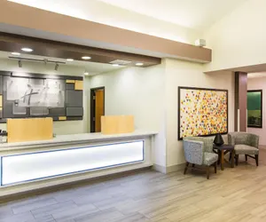 Photo 3 - Holiday Inn Express & Suites Bellevue by IHG