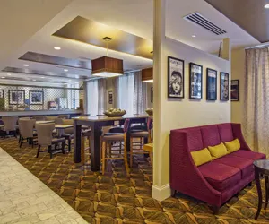 Photo 4 - Hampton Inn Majestic Chicago Theatre District