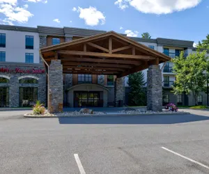 Photo 2 - Hampton Inn & Suites Lake George