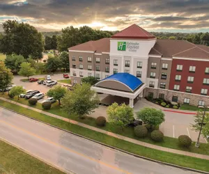 Photo 2 - Holiday Inn Express and Suites Springfield Medical District, an IHG Hotel