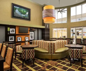 Photo 4 - Hampton Inn & Suites Lake City