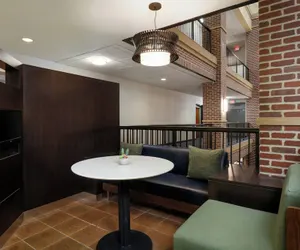 Photo 3 - Courtyard by Marriott Wichita At Old Town