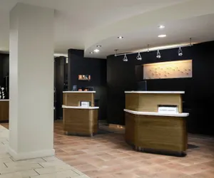 Photo 3 - Courtyard by Marriott Wichita At Old Town