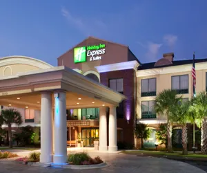 Photo 2 - Holiday Inn Express & Suites Florence I-95 & I-20 Civic Ctr, an IHG Hotel