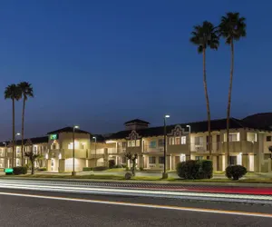 Photo 2 - Quality Inn Lake Elsinore I-15