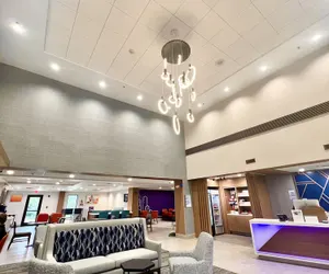 Photo 4 - Holiday Inn Express Madison by IHG