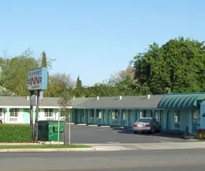 Photo 2 - Economy Inn