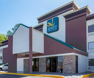 Photo 2 - Quality Inn & Suites near Six Flags East