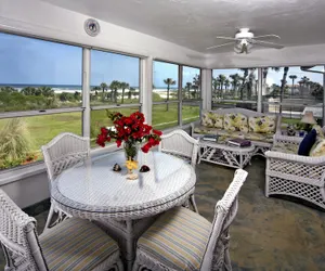 Photo 2 - Beachfront Bed & Breakfast