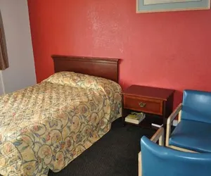 Photo 4 - Belmont Inn And Suites