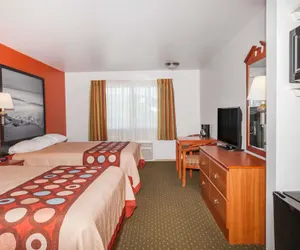 Photo 3 - Super 8 by Wyndham Cloverdale Wine Country