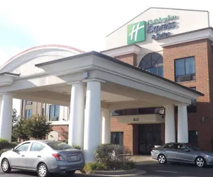 Photo 2 - Holiday Inn Express Hotel & Suites Dyersburg, an IHG Hotel