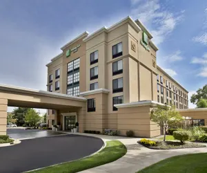 Photo 2 - Holiday Inn & Suites Ann Arbor Univ Michigan Area by IHG