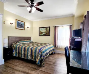 Photo 5 - Santa Paula Inn