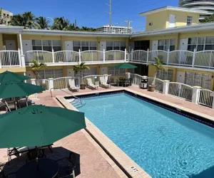 Photo 2 - Beach Place Hotel