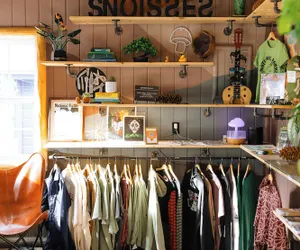 Photo 4 - Sessions Retreat & Hotel