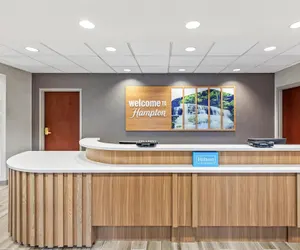 Photo 5 - Hampton Inn & Suites Grove City