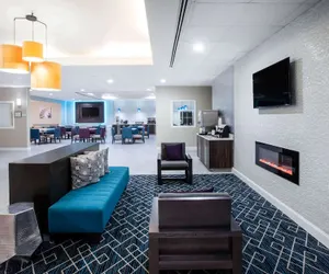 Photo 5 - La Quinta Inn & Suites by Wyndham Lubbock North