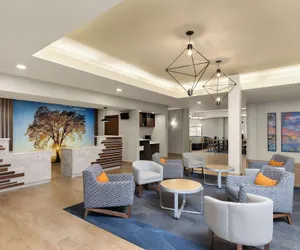 Photo 4 - La Quinta Inn & Suites by Wyndham Santa Clarita - Valencia