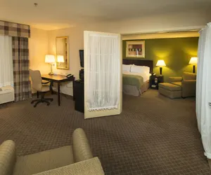 Photo 5 - Holiday Inn Kansas City Airport by IHG