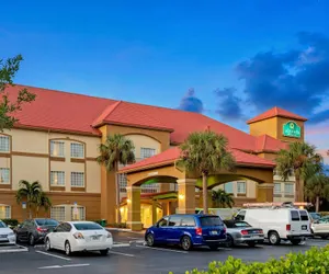 Photo 2 - La Quinta Inn and Suites Fort Myers I-75