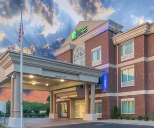 Photo 2 - Holiday Inn Express Hotel & Suites Frankfort, an IHG Hotel